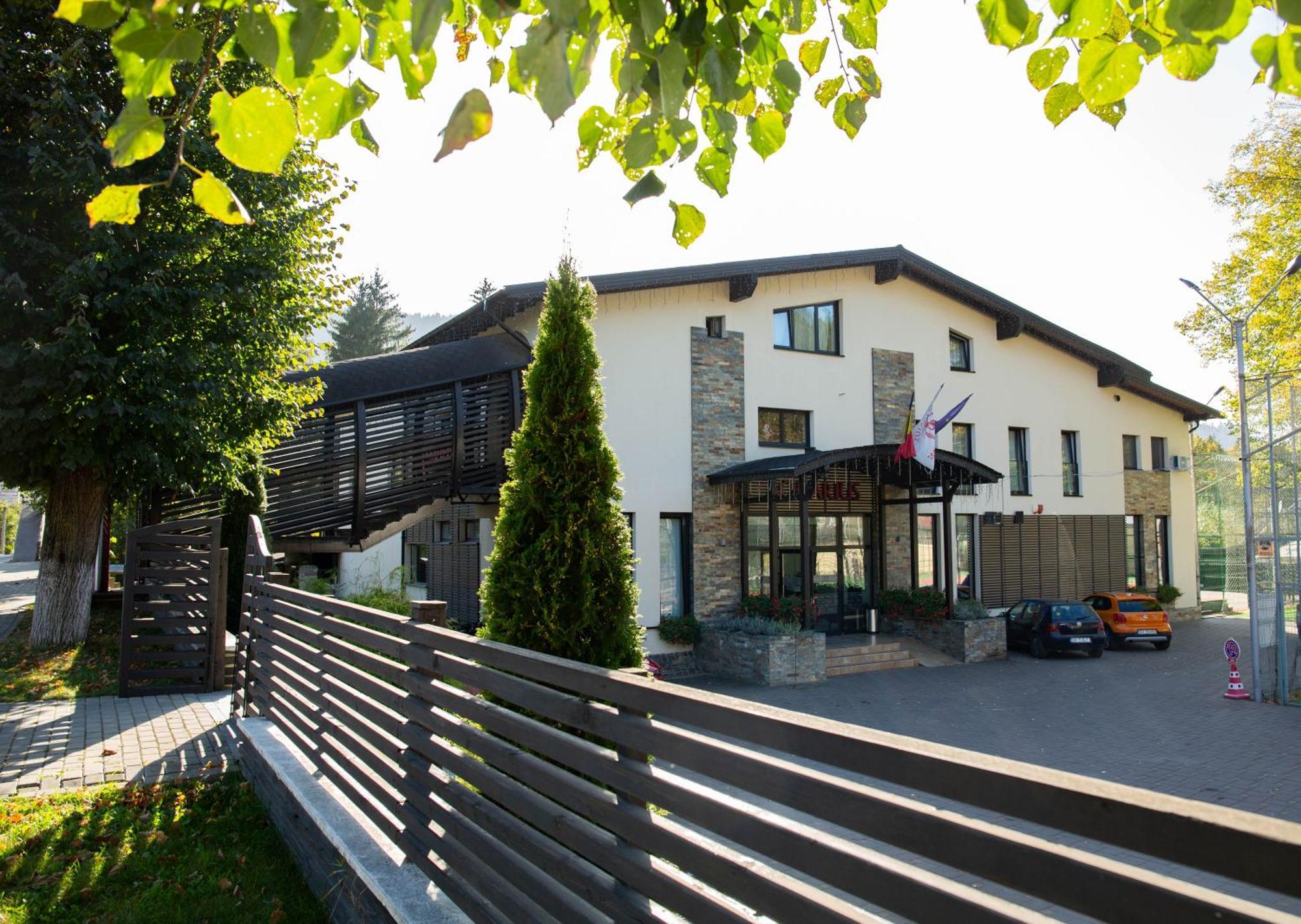 Aquarius Boutique Hotel Câmpulung Moldovenesc Exteriér fotografie