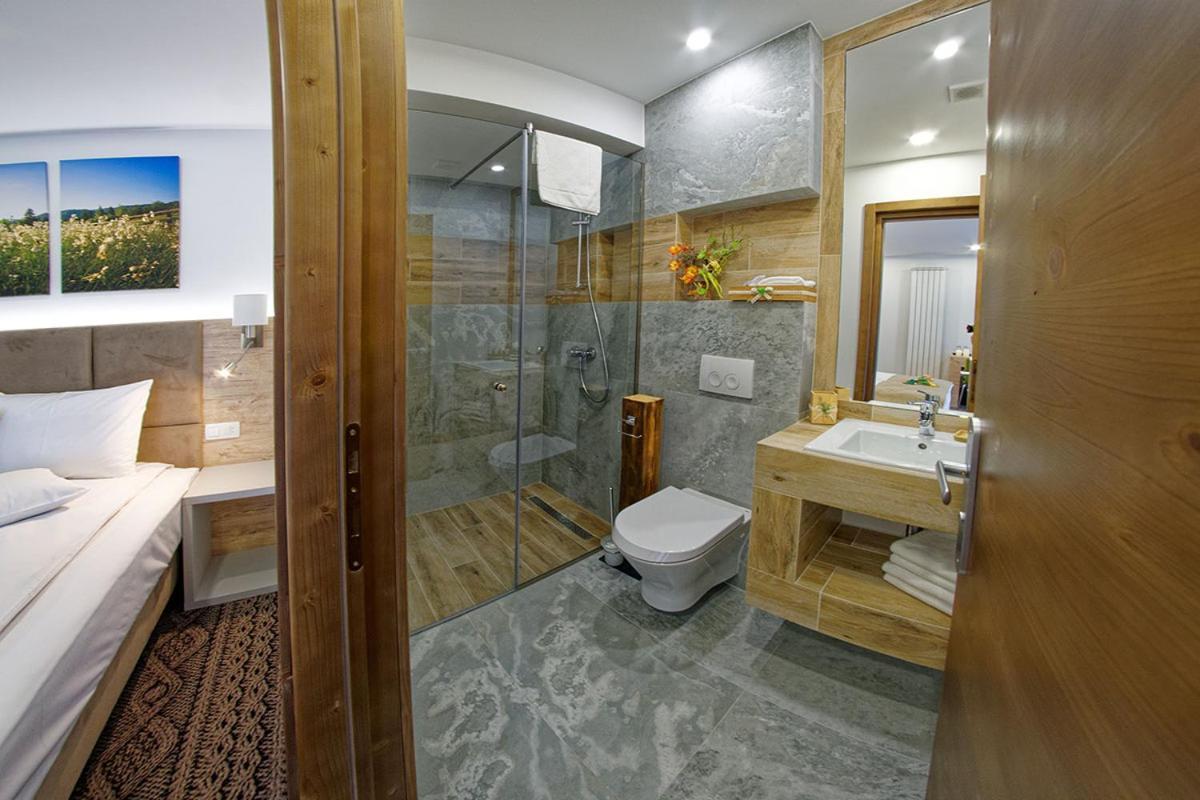 Aquarius Boutique Hotel Câmpulung Moldovenesc Pokoj fotografie